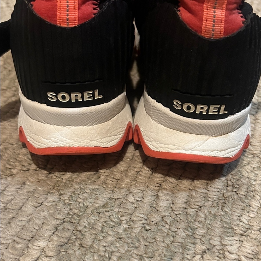 Sorel Stylish Black and Red Womens Shoes - Picture 10 of 10